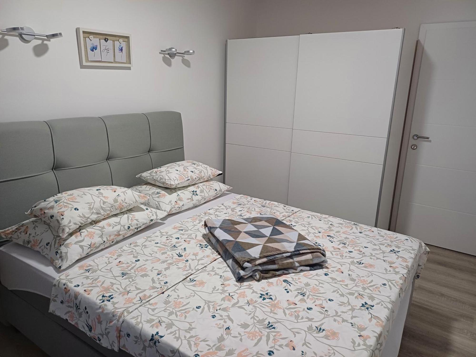 Apartmani Bulajic 克尔克 外观 照片